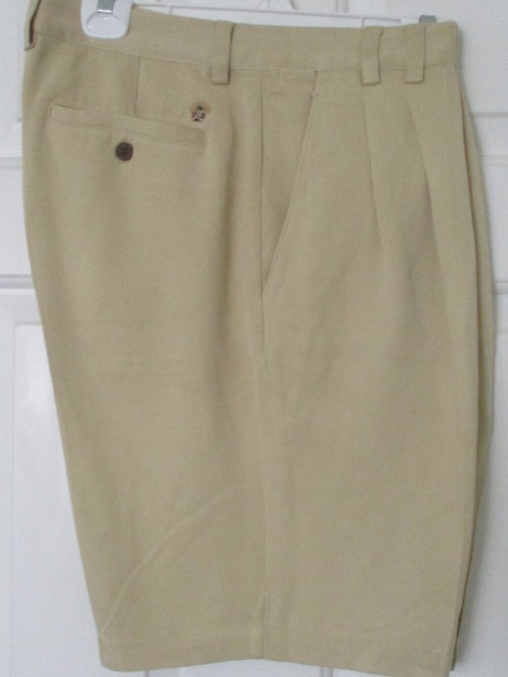 Tommy Bahama Relax Mens Pleated Front Golden Silk Short Pant - Size 34W